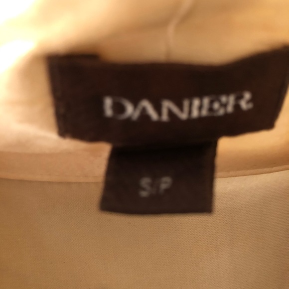 Sleeveless silk top - Picture 2 of 3